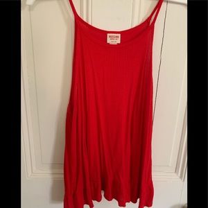 Red ribbed tank